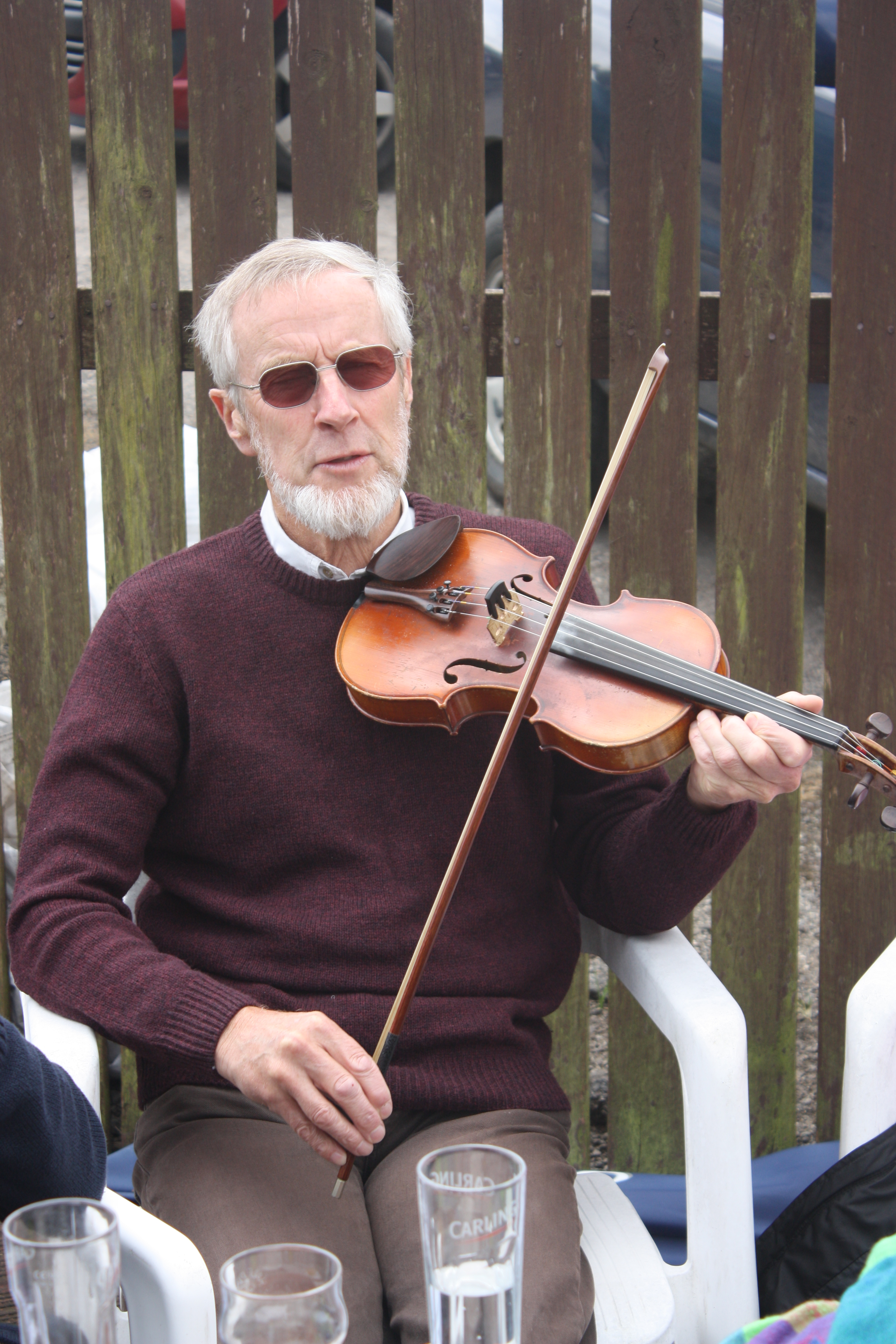 Man playing the violin